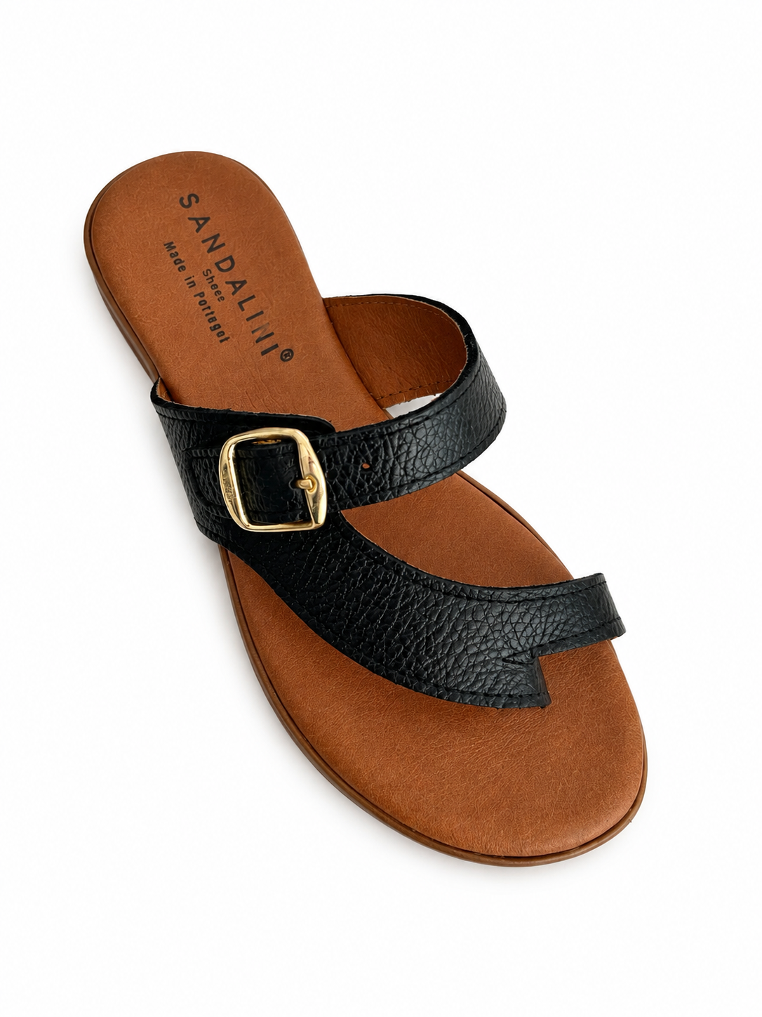Chinelo com fivela dourada